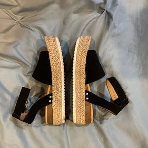 SODA 8 Platform Sandals